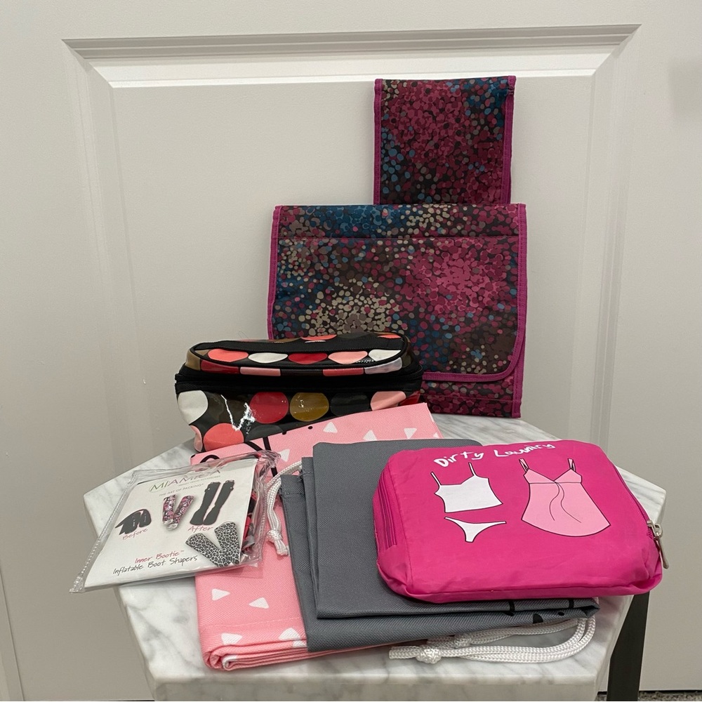 Bundle of 7 travel organization accessories